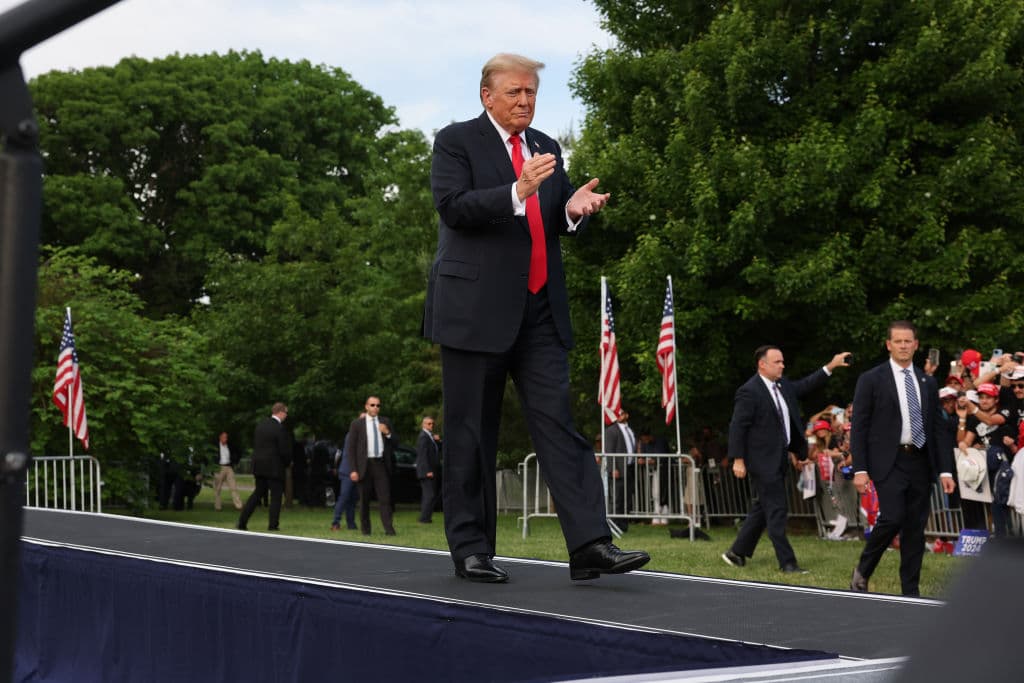 CNN Reporter Admits Trumpâs Rally in NYC Had a âBigger Crowdâ Than Dems âWould Like to Seeâ