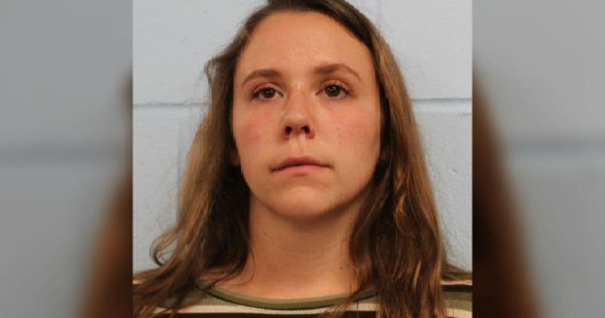 24-Year-Old Teacher Arrested for Allegedly āMaking Outā with 5th-Grader After Parents Find Text Chain