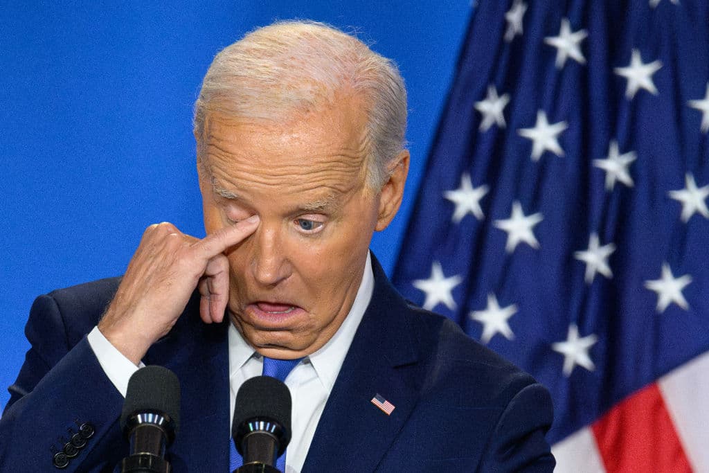 Jeffries Says He Met With Biden to Share âHeartfelt Perspectives and Conclusions About the Path Forwardâ