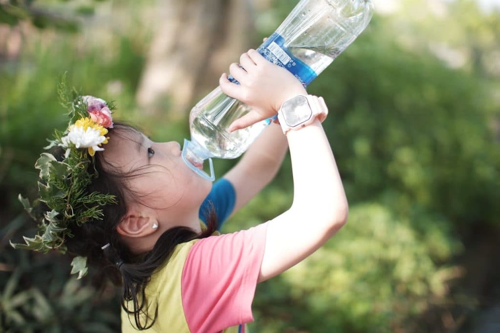 Parental Guilt Over Childās Hydration: Study Reveals Challenges And Strategies As Summer Endās
ā