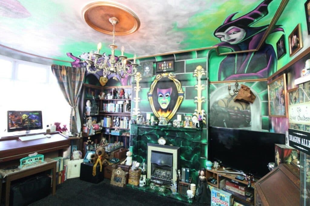 Disney Dream Home With Cartoon Murals Hits Market For $237Kâ
â