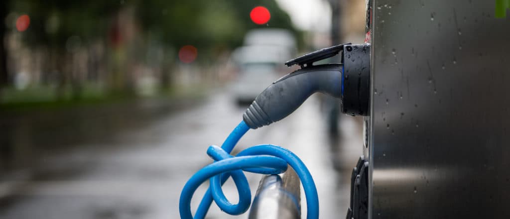 Ford Offers Free Chargers In Last-Ditch Effort To Incentivize EV Buyers