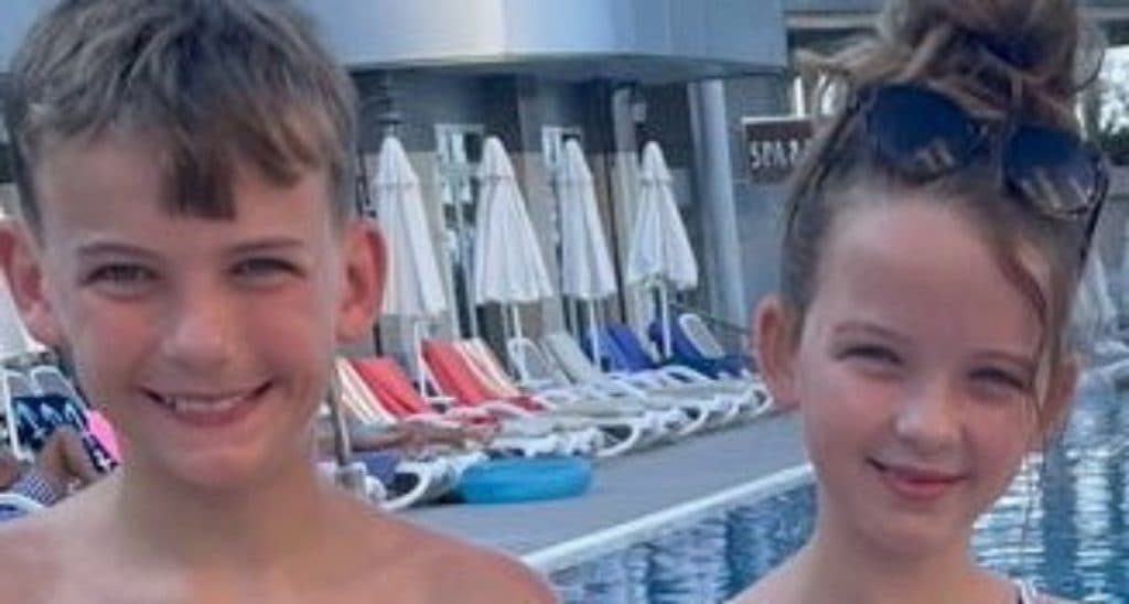Quick-Thinking Schoolboy Saves Sisterās Life On Water Slide Abroadā