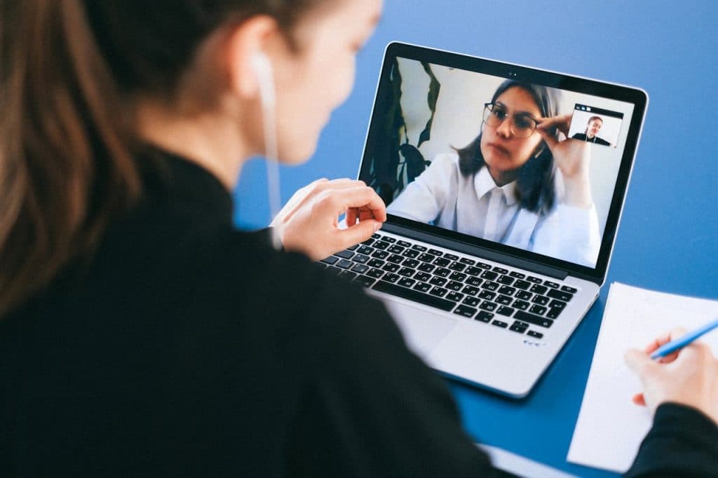 Virtual Backgrounds On Video Calls Impact Fatigue Levels, Study Findsā
ā
