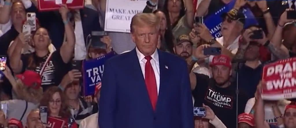 Trump Returns To Butler, Honors Firefighter Who āGave His Lifeā To Save Others