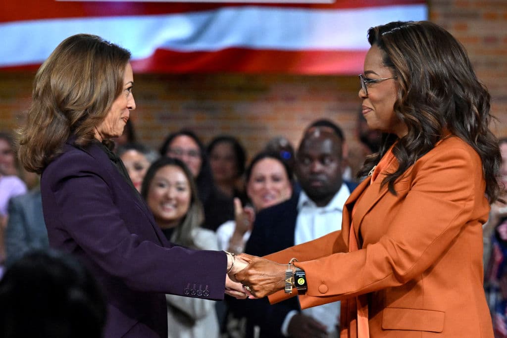 Oprah Winfrey Confronted by Reporter, Denies Receiving āPersonal Feeā by Harris Campaign
