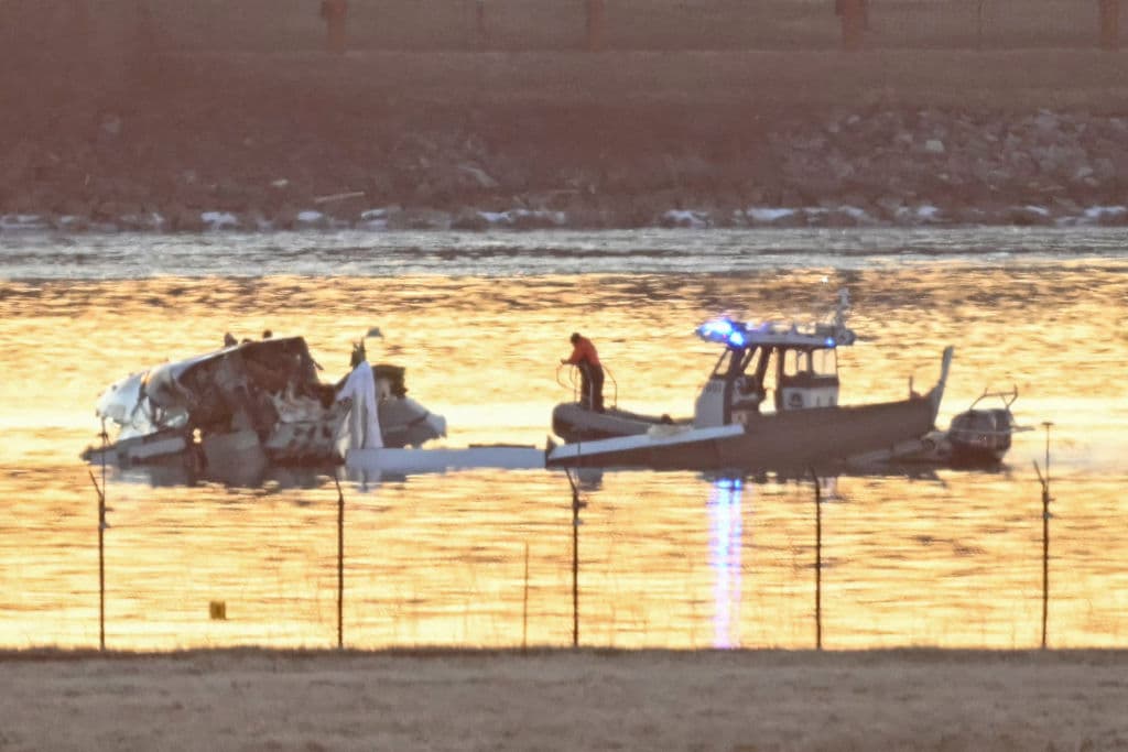 Report: 2 Planes Aborted Landings at DCA Due to Helicopters in Week Prior to Deadly Crash