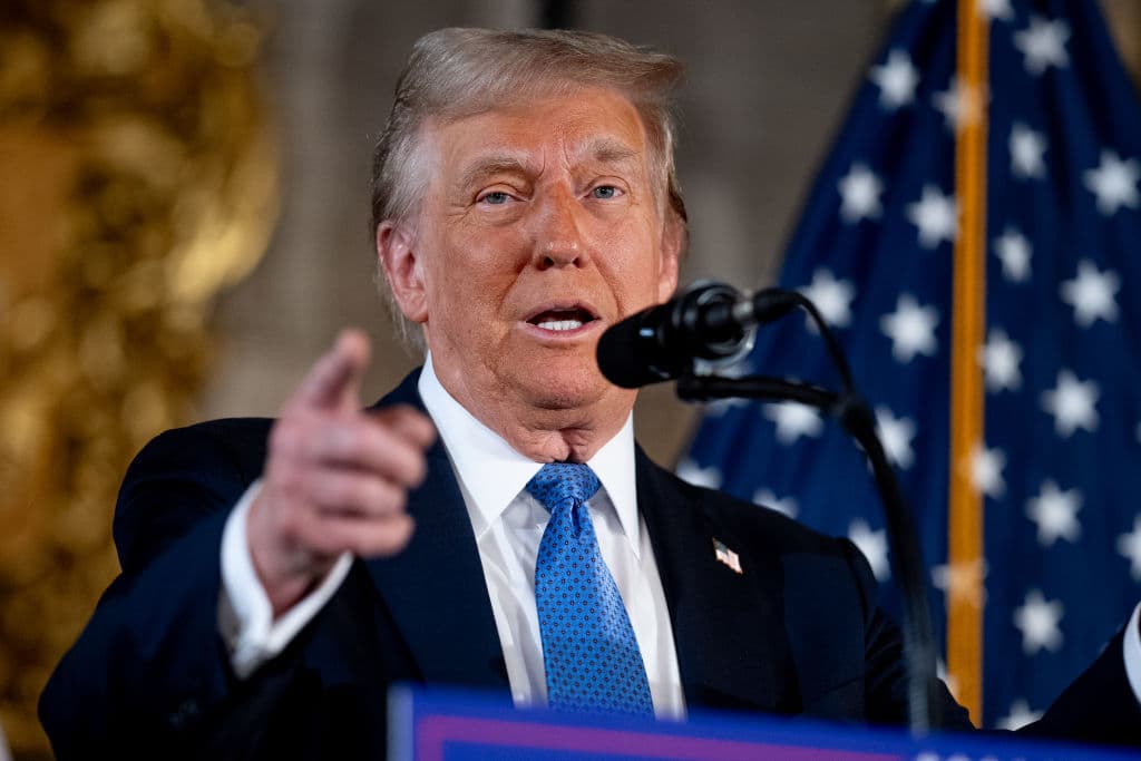 Trump Torches Governor for âDistortedâ Portrait: âTake It Downâ