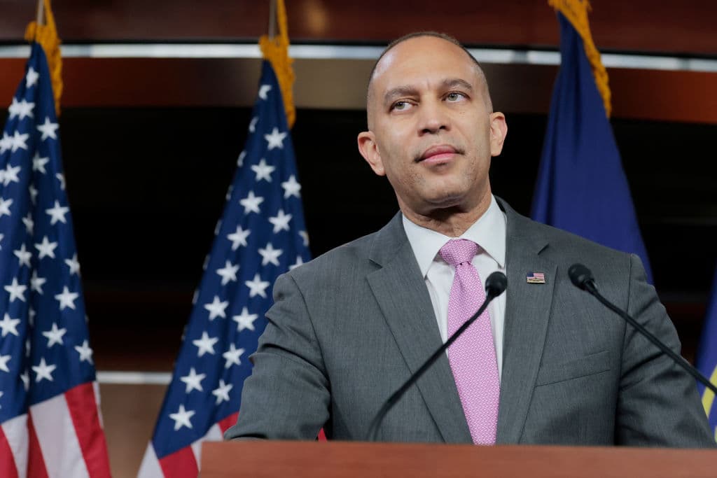 Dems May Use Props Incl. Noisemakers, Hand Clappers During Trumpâs SOTU: Report