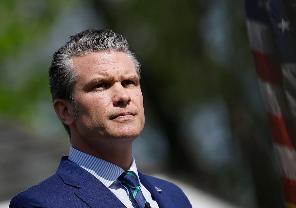 Hegseth Denies Putting in Make-up Room at PentagonĀ