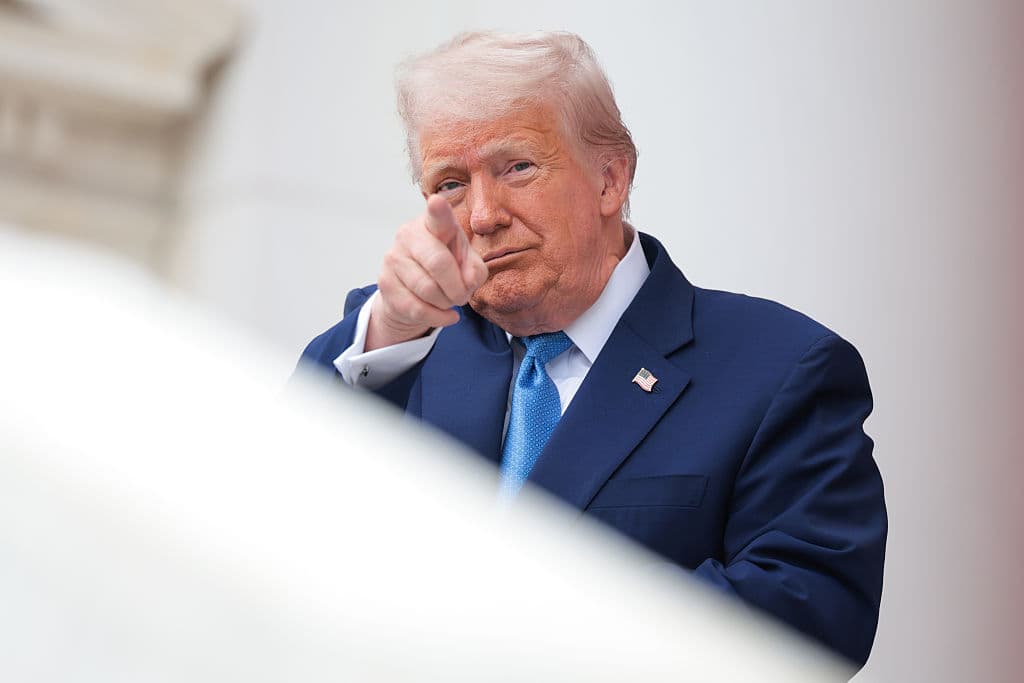 Trumpās Approval Soars Among Hispanic Voters: Poll