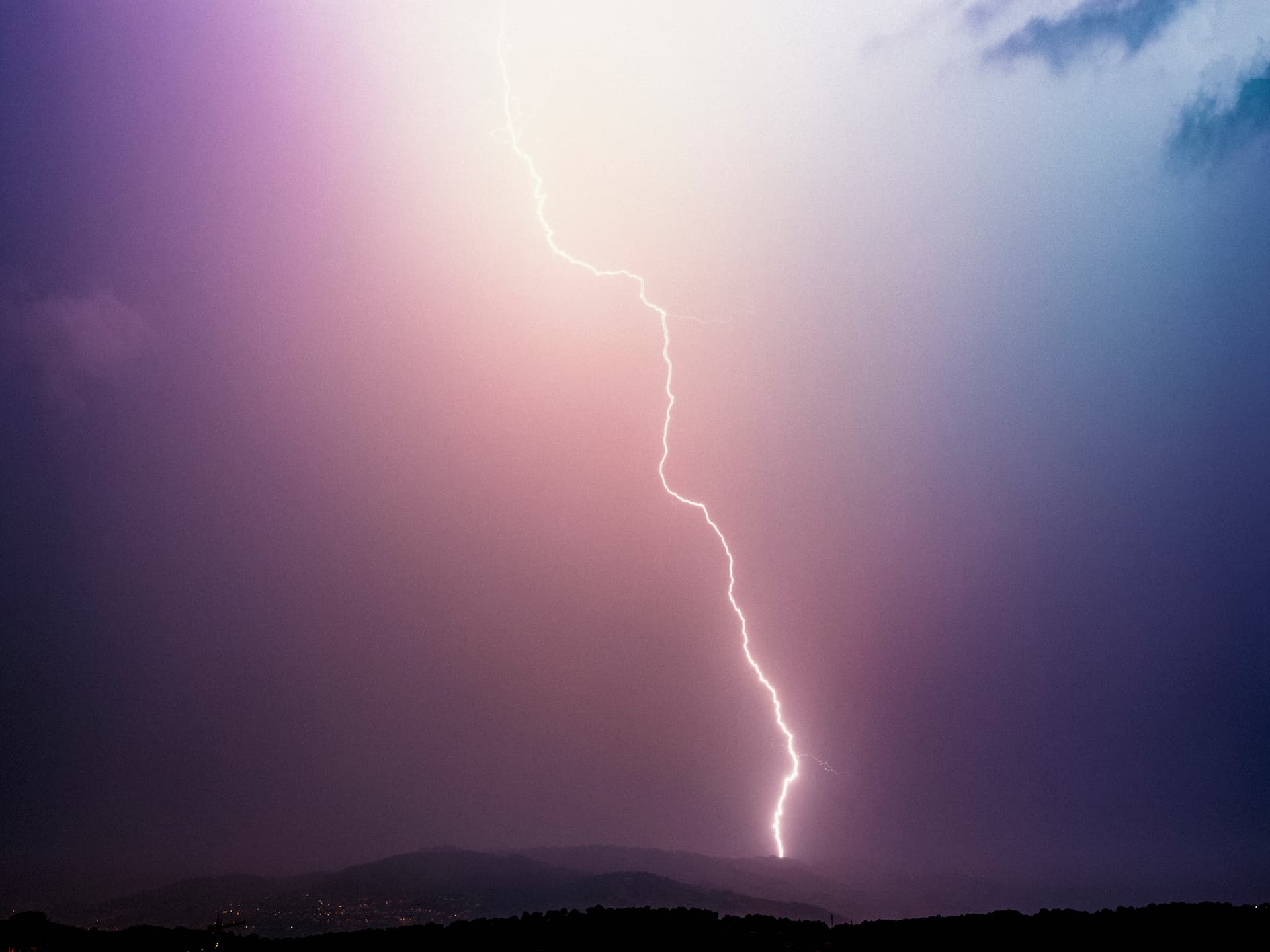 Lightning Strike At South Carolina Dam Leaves 12 Hospitalized