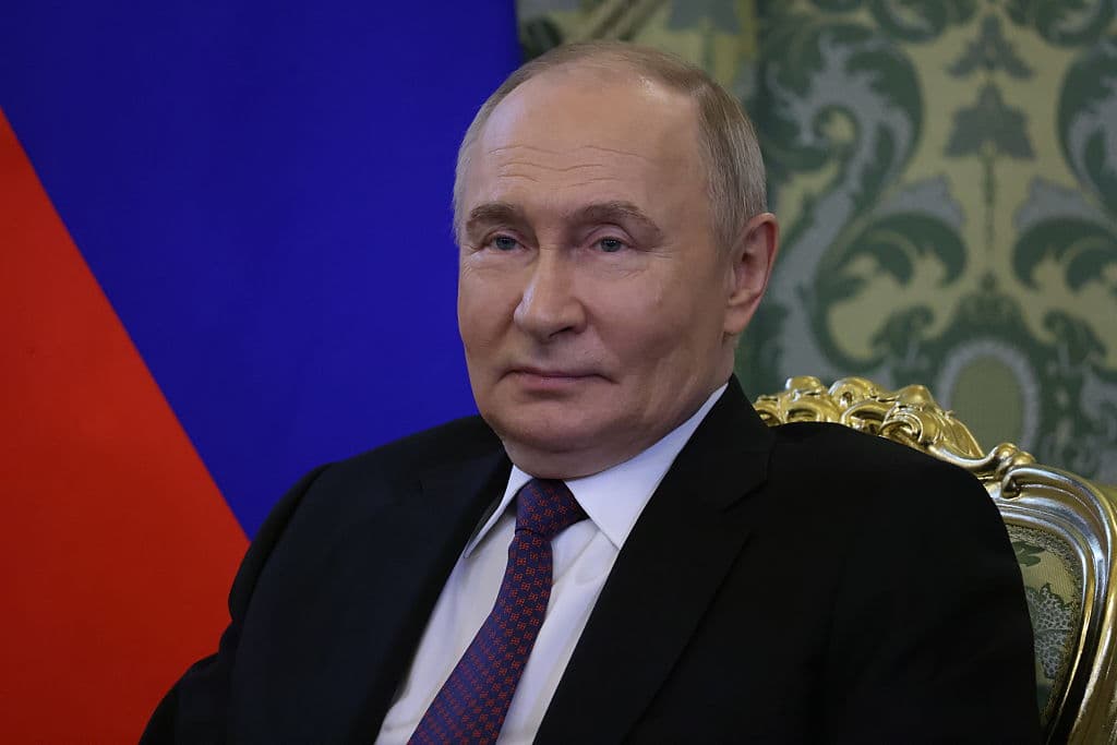 Trump Says Putin Told Him He Will Respond to Ukraine Attack on Russian Airfields