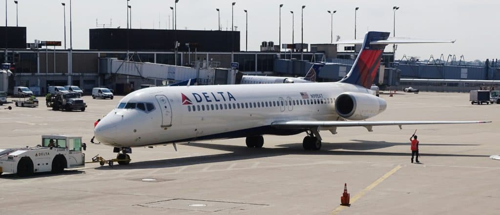 Feds Reportedly Bust Into Plane Cockpit To Arrest Pilot On Child Porn Charges
