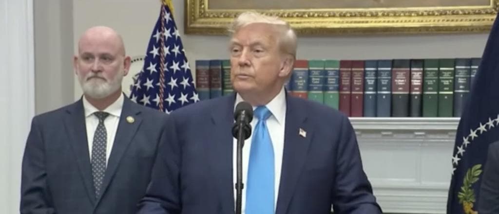 âNancy Pelosi Should Be Investigatedâ: Trump Signals Support For Congressional Stock Trading Ban