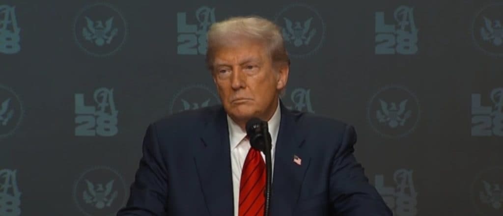Ghislaine Maxwell Doesnât Remember Trump Giving Epstein A Birthday Card