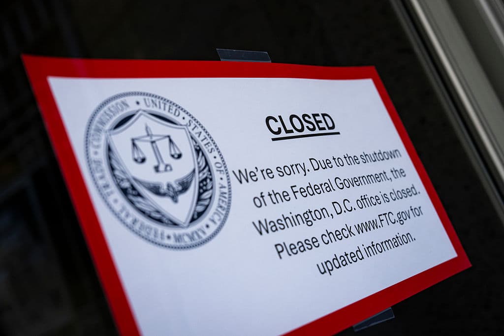 2 Dems, 1 Independent Vote for GOP Funding Measure
