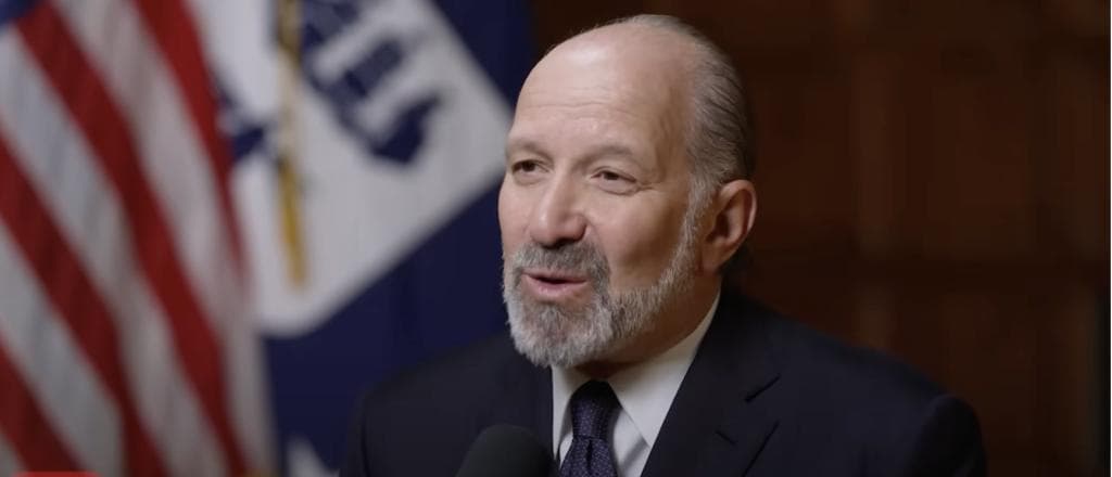 Howard Lutnick Says Former Neighbor Epstein Was āGreatest Blackmailer Everā