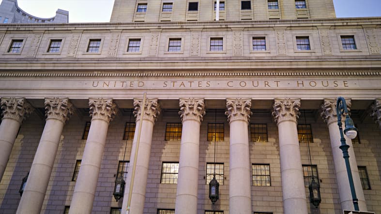 Feds Halt Drug-Trafficking Trial After Juror Alledgely Offered $100,000 Bribe