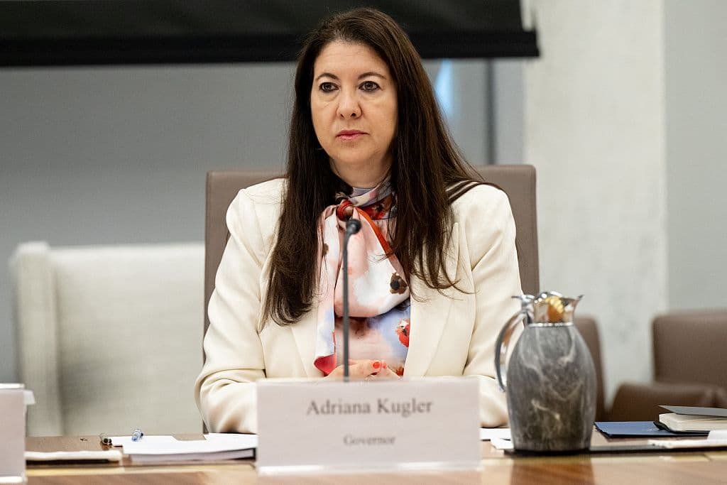 Former Fed Governorās Trades Trigger Ethics Scrutiny After Stepping Down