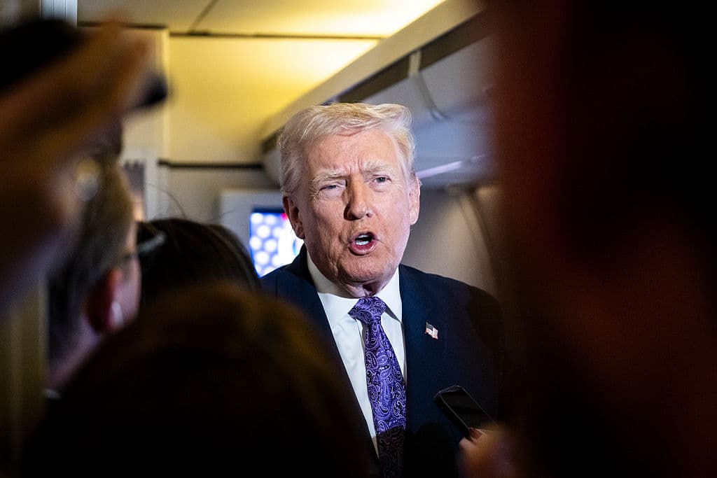 Airspace Closure Raises Stakes as Trump Pressures Maduro to Step Down