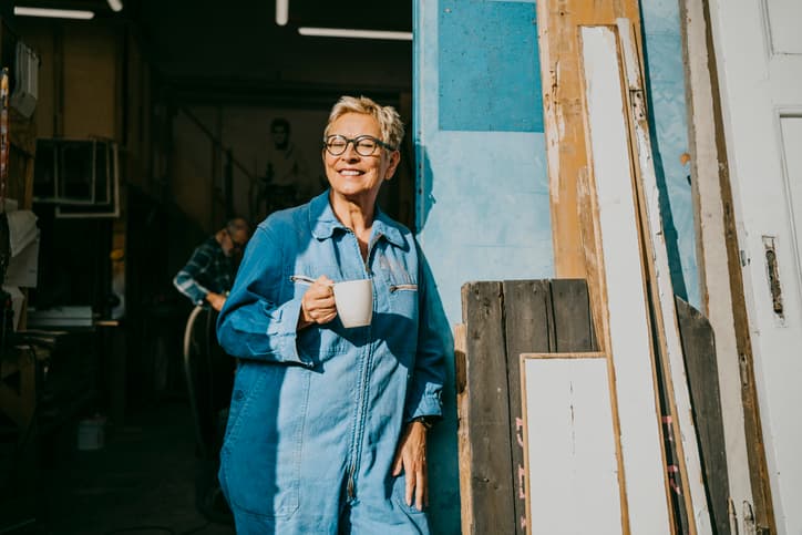 Study Links Heavy Coffee Drinking to Lower Bone Density in Older Women