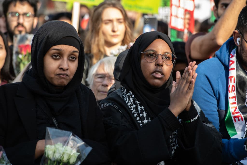 Teacher’s Dismissal Over ‘Christian Country’ Remark Fuels New Free-Speech Clash in UK Schools