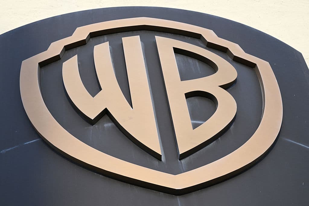 CNN Faces New Uncertainty as Paramount Moves into Warner Bros. Battle