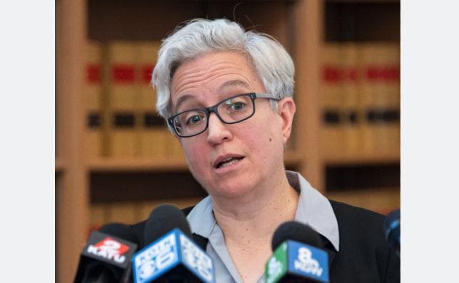 Oregon Governor Says She Fully Supporters Local District Attorneys Investigating ICE Agents