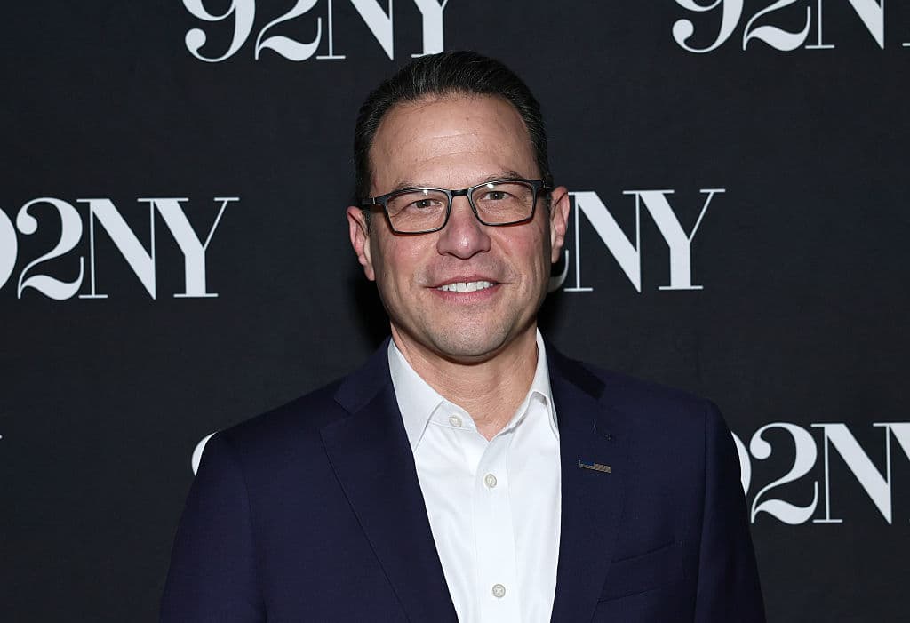 Shapiro Blasts Vance For Not Acknowledging Jews in Holocaust Remembrance Day Post