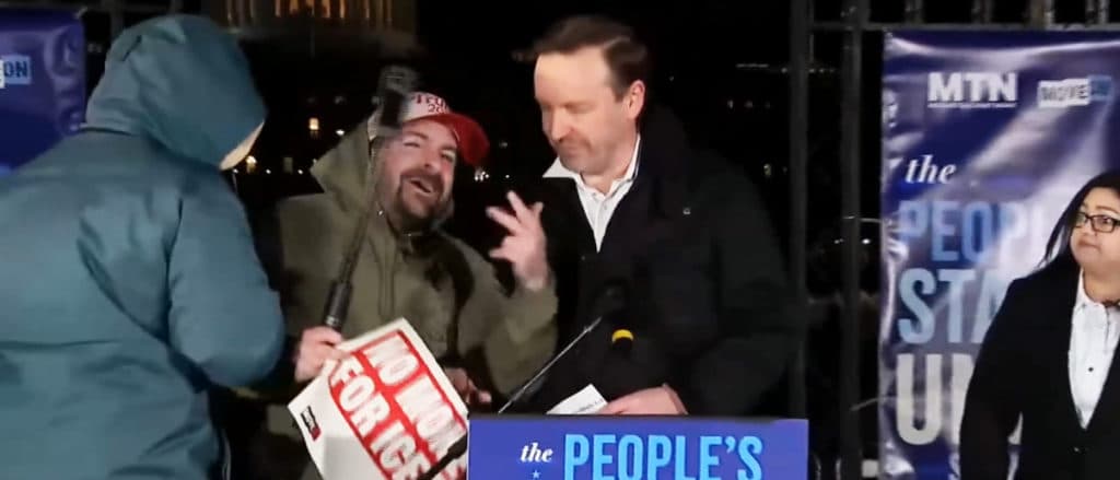 MoveOnās Tiny Anti-SOTU Has Hecklers Louder Than The Whole Tiny Crowd