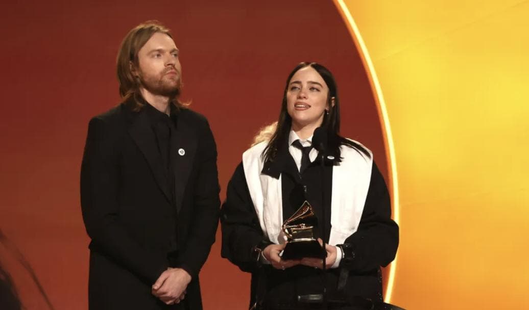 Singer Billie Eilish Attacks Ice: âNo One Illegal On Stolen Landâ