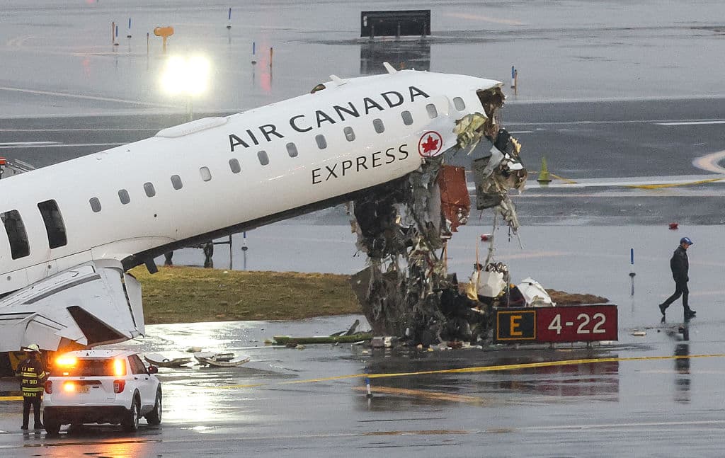 2 Killed in LaGuardia Accident; Airport Remains Closed