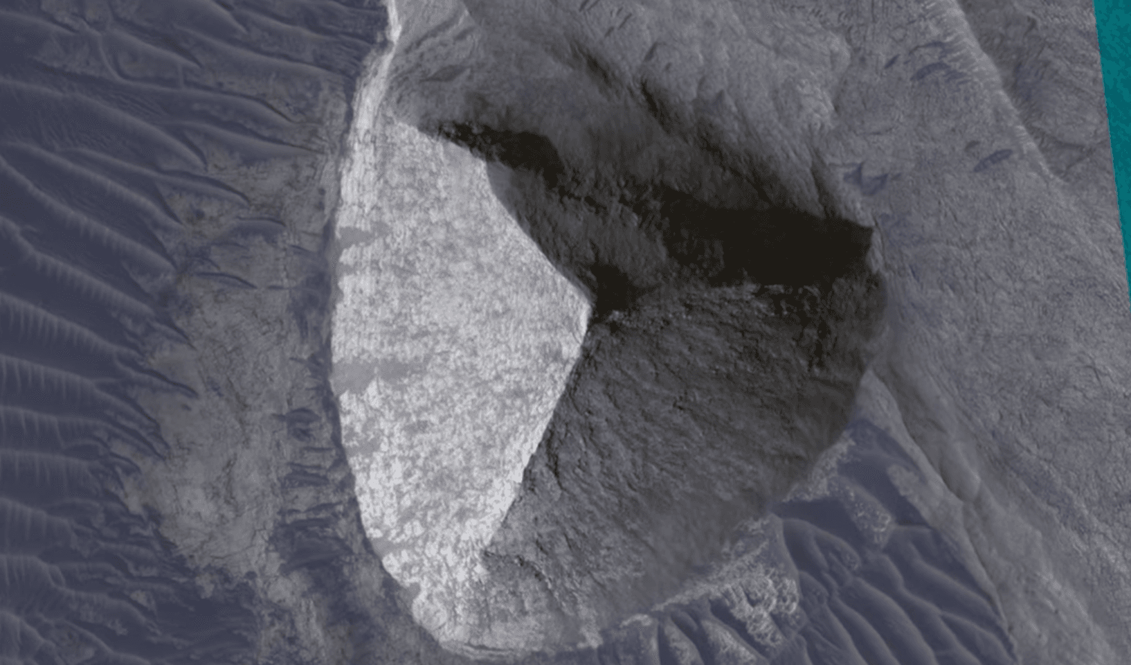 Mystery âPyramidâ on Mars Sparks Debate Over Alien Origins