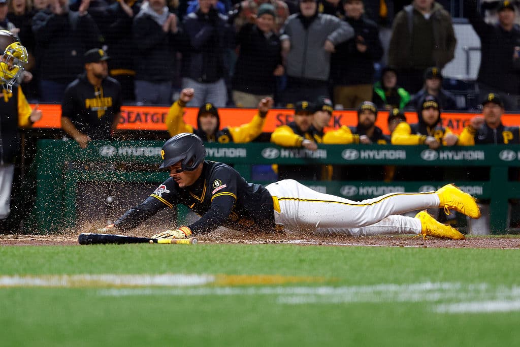 Shortstop, 19, Inks $140M Deal With Pirates
