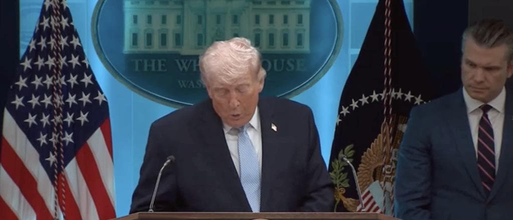 Trump Says Rescued Air Force Office āEvaded Captureā For Nearly 48 Hours On Enemy Lines