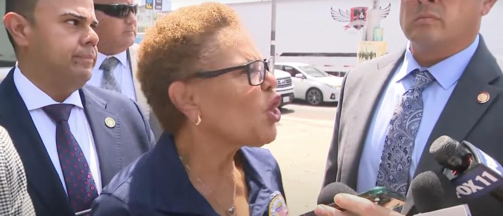 Magic Johnson Gushes Over Karen Bass, Praises Her As Doing āA Tremendous Jobā