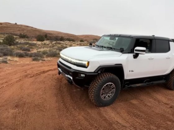 A Hummer EV broke down, not for the first time according to the owner, while driving through an off-road obstacle in the middle of the Utah desert.