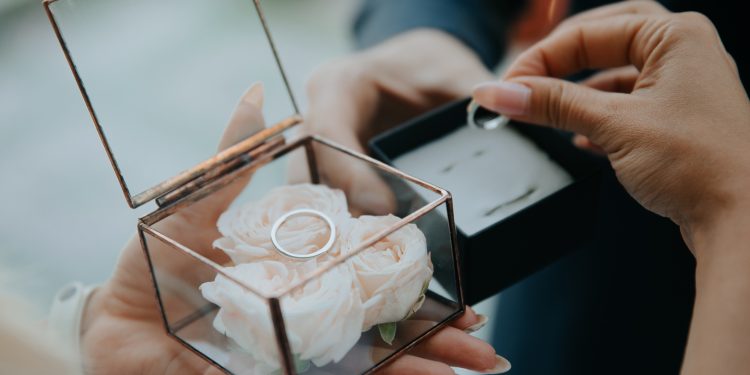 Twins Who Married Twins Are Set to Host Wedding-Themed Jewelry Show