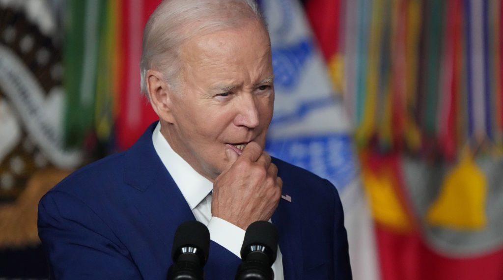 ‘Damning’ Picture Uncovered of Biden on Air Force Two: ‘Deeply Compromised’