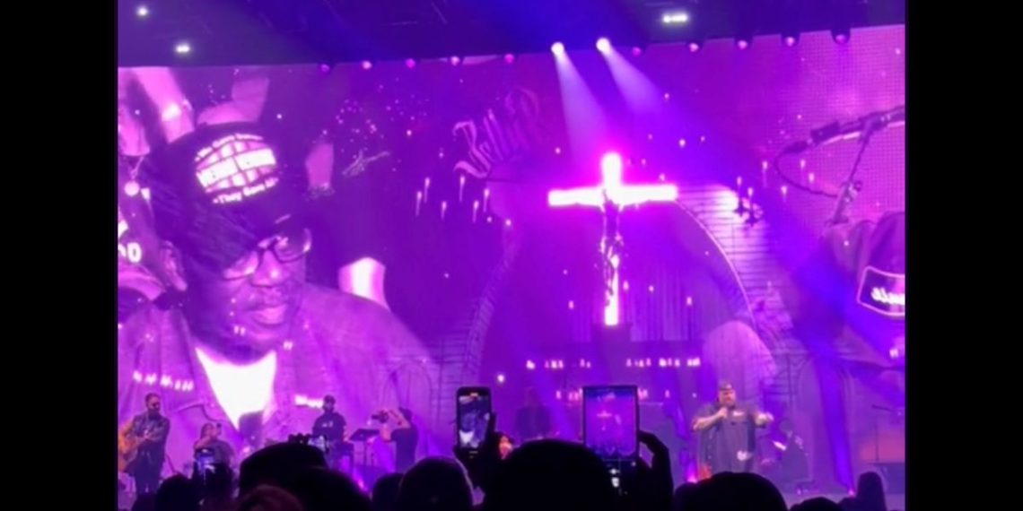 Country singer Jelly Roll stopped a concert in Las Vegas on Sept. 1 to thank a veteran in the crowd.