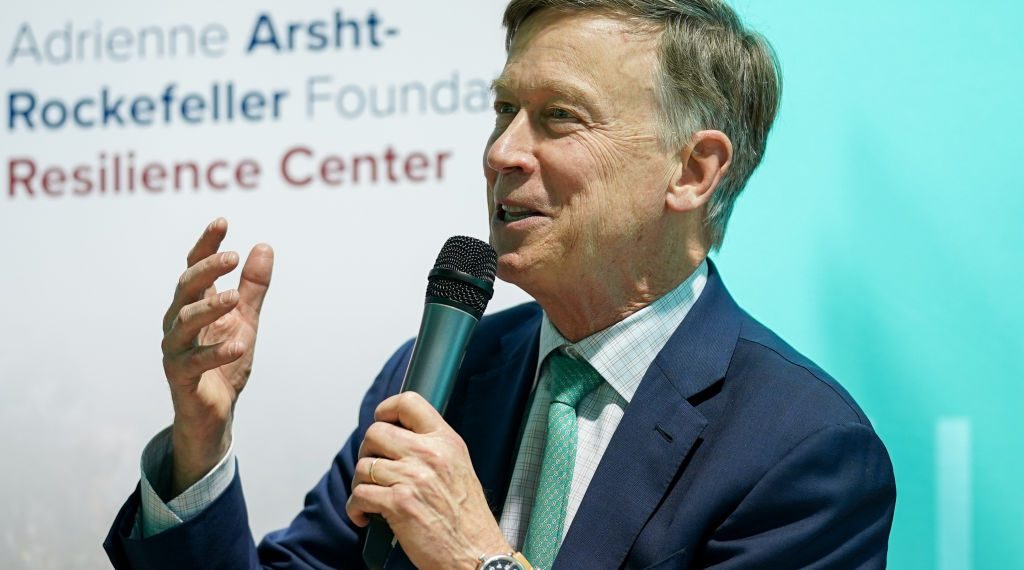 Tree-Hugging Democratic Senator Posts Photo in Attempt to ‘Protect’ the Planet