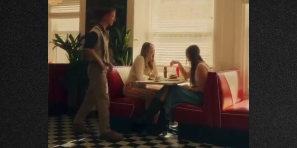 A video contrasting dating practices before and after smartphones has gone viral.