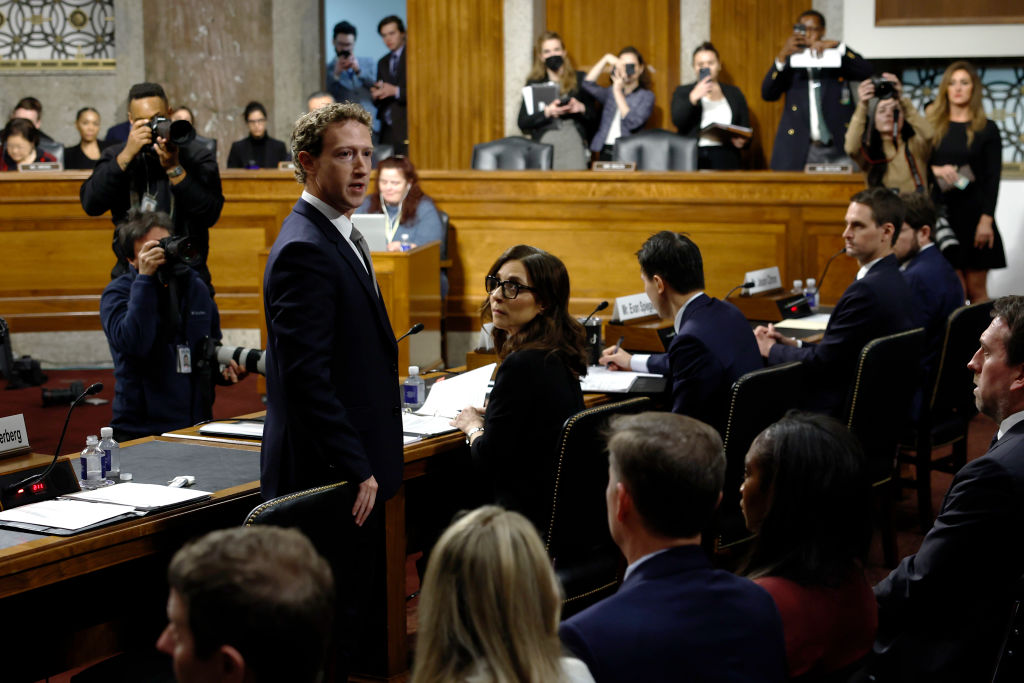 Zuckerberg Stands and Apologizes to Families During Hearing on Child Safety