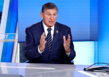 Manchin Switches From Democrat to Independent 