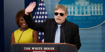 Mark Hamill Roasted for Sharing ‘Cringe’ Story About Meeting Biden: ‘Can I Call You Jobi-Wan Kenobi?’