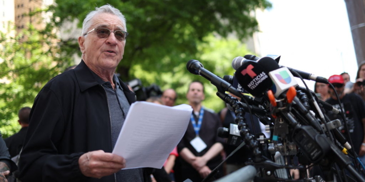 Ex-Obama Adviser Knocks Biden Campaign for De Niro Event Outside Trump’s Trial