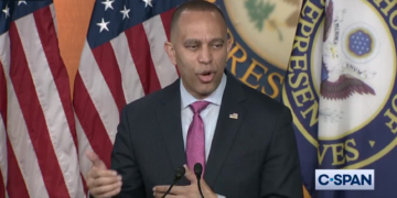 Hakeem Jeffries Claims Alito and Thomas Are ‘Totally Out of Control’