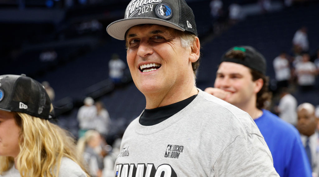 Battle of Ages —  Mark Cuban Feuds with Piers Morgan, Bill Ackman Over Biden’s Age