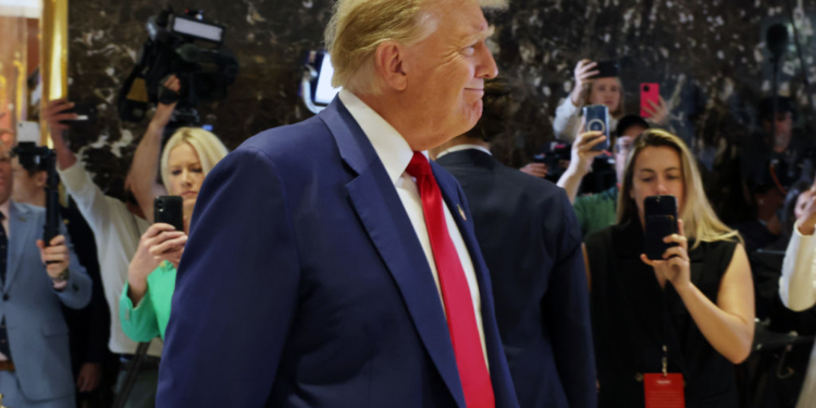 Trump Seeks Removal of Gag Order Ahead of Debate